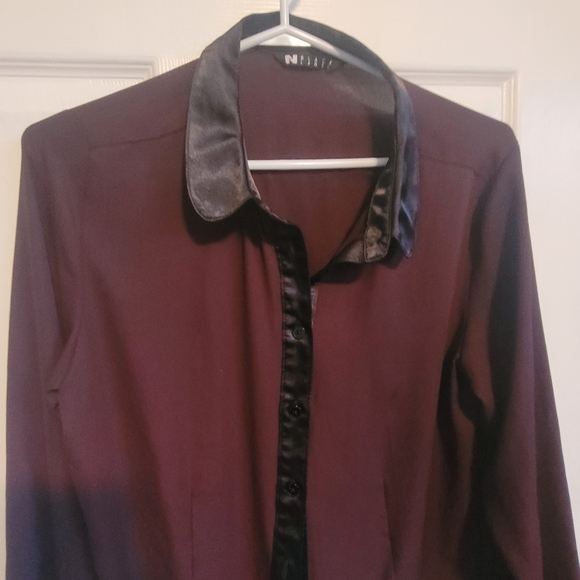 Black Label maroon blouse - Picture 2 of 9